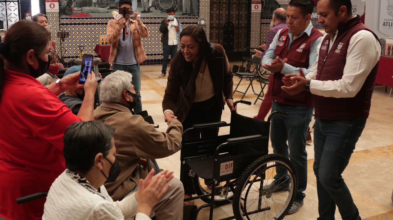 Ariadna Ayala continúa respondiendo peticiones de los atlixquenses