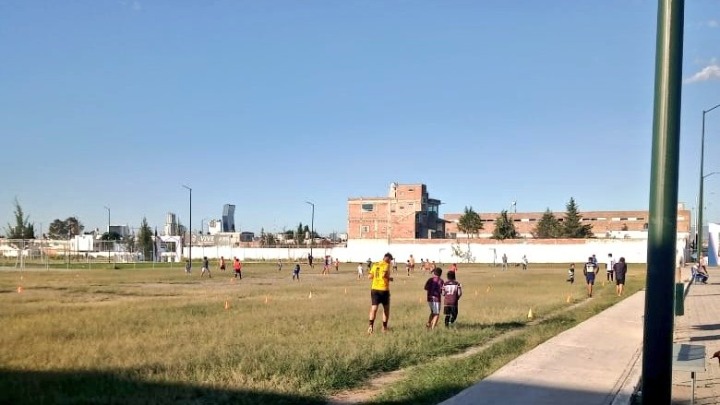 Señalan que Ayuntamiento de Puebla dejó perder 6 mil metros de campos del Seminario reclamados por vecinos