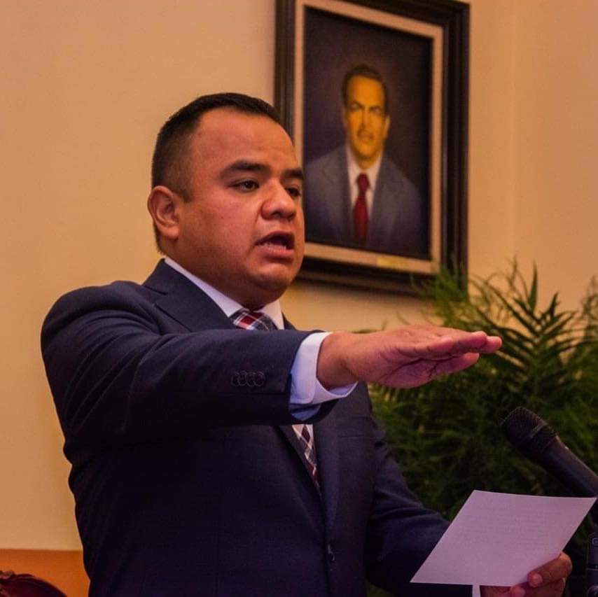 Desquician a Apetatitlán: roban equipo de cómputo de primaria
