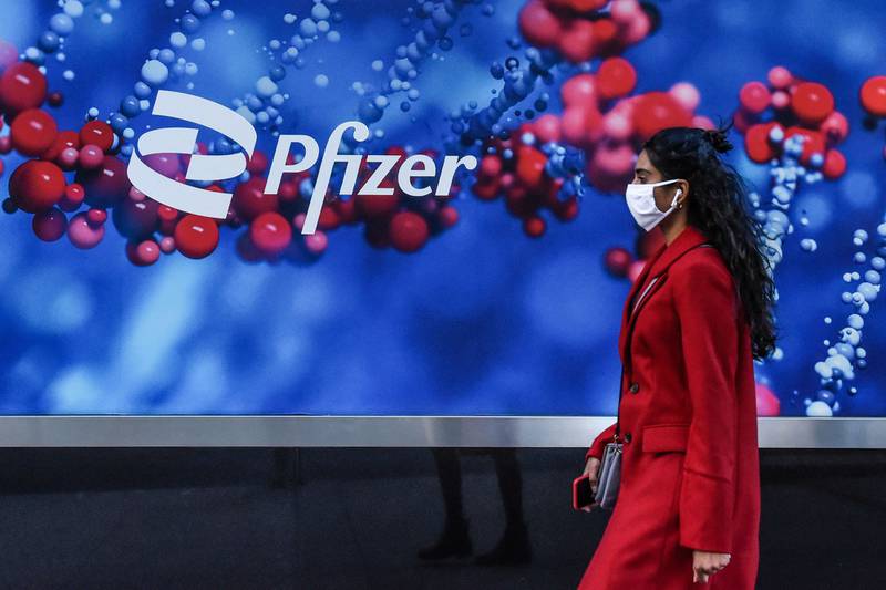 Reino Unido aprueba píldora de Pfizer contra COVID-19