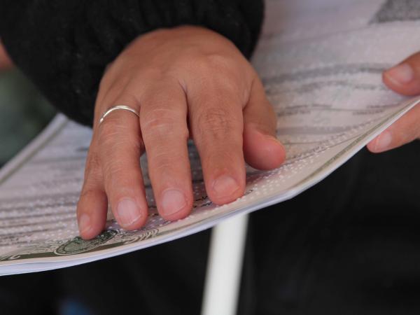 Mantiene SEDIF expedición de actas en Braille en beneficio de personas con discapacidad visual