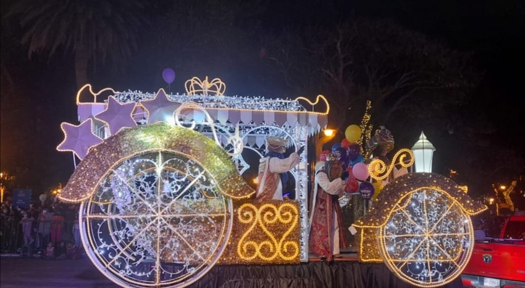 Alegría e ilusión, enmarcaron el desfile de reyes en Atlixco