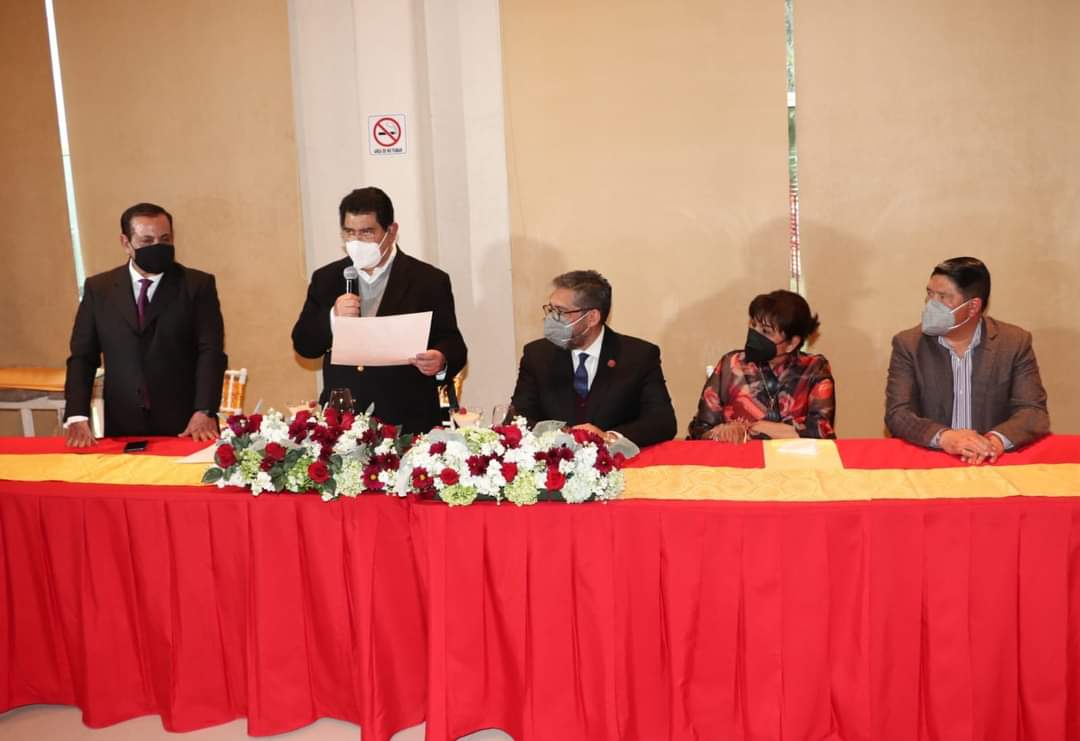 Reconoce UATx labor de Radio Universidad en la sociedad