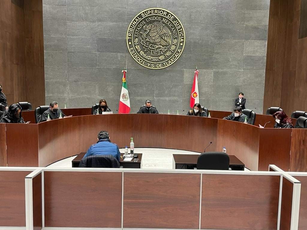 Entrega Maldonado Bonilla informe anual de actividades a los plenos del TSJE 