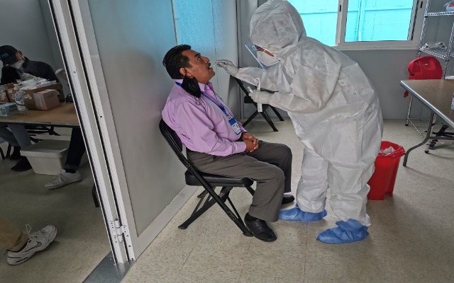 Afirman que pruebas PCR aplicadas en Puebla pueden detectar el Ómicron