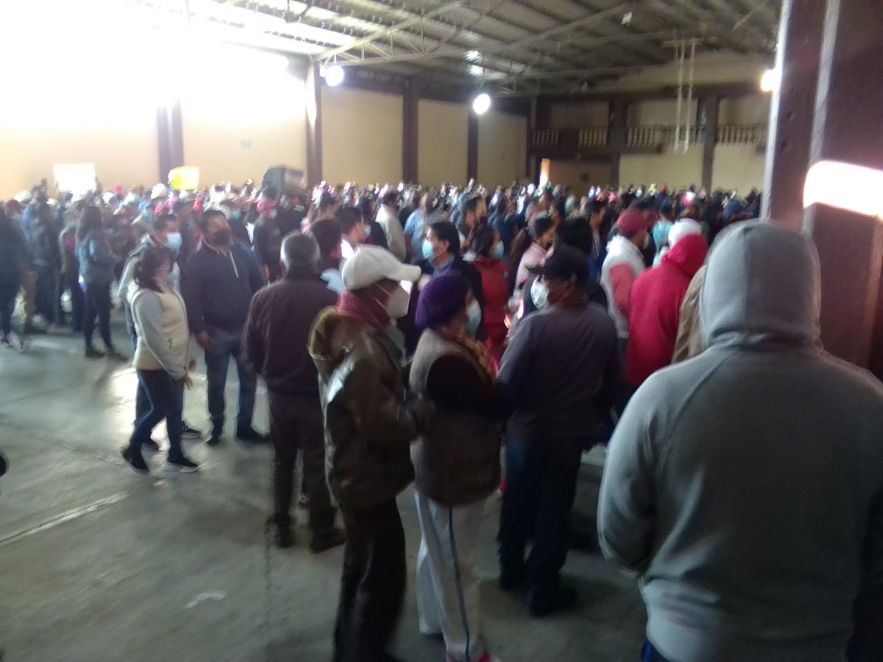 Se tensa situación en Xolalpan, pobladores toman alcaldía