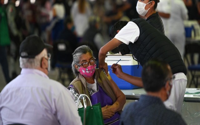 Aplicarán hasta 370 mil vacunas anticovid en 48 municipios de Puebla a partir de este martes