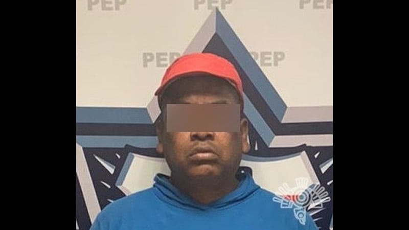 Policía detiene a Efrén N. por presunto de "huachigas" en Amozoc; además intento sobornar a los oficiales
