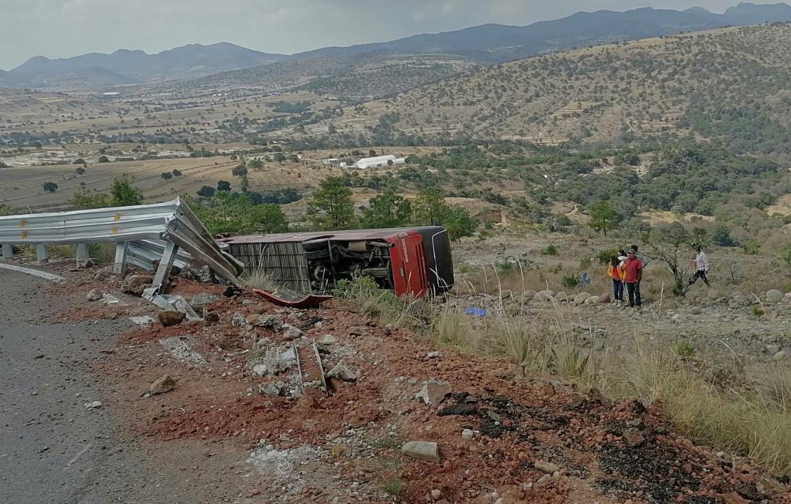 Omisión de autoridades generó incidente vial en Emiliano Zapata, acusan docentes