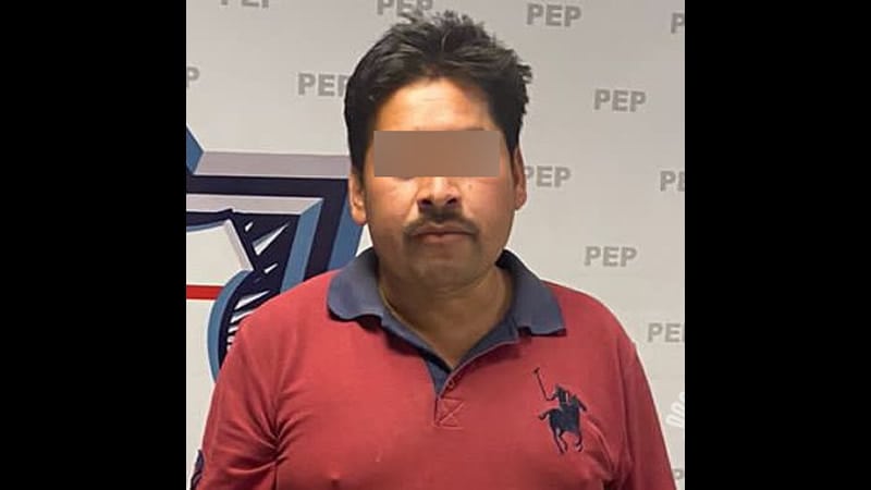 Policía recupera vehículo con reporte de robo en Santa Clara Ocoyucan; el conductor fue detenido