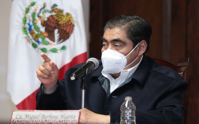 Barbosa mantiene intención de regular los honorarios de abogados