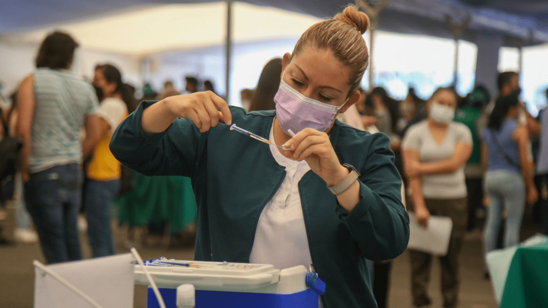 Este 25 de enero comienza aplicación de refuerzo contra Covid para 40 y más en 86 municipios de Puebla