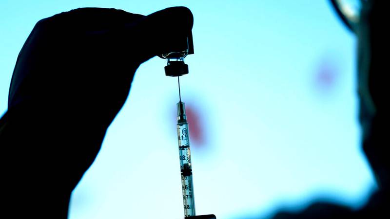 Pfizer-BioNTech comienza ensayos clínicos de la vacuna contra variante ómicron