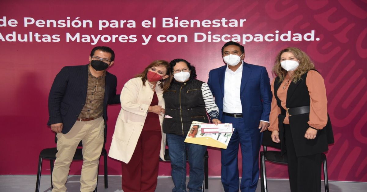 Entregan 674 tarjetas de Pensión para el Bienestar en Tlaxcala Capital