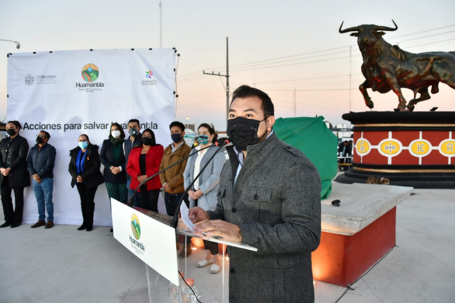 Será con acciones como vamos a cumplirle a Huamantla: Santos Cedillo