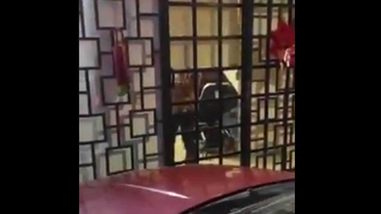 Ciudadanos identifican a presunto acosador sexual en Cholula; lo fueron a buscar a su domicilio 