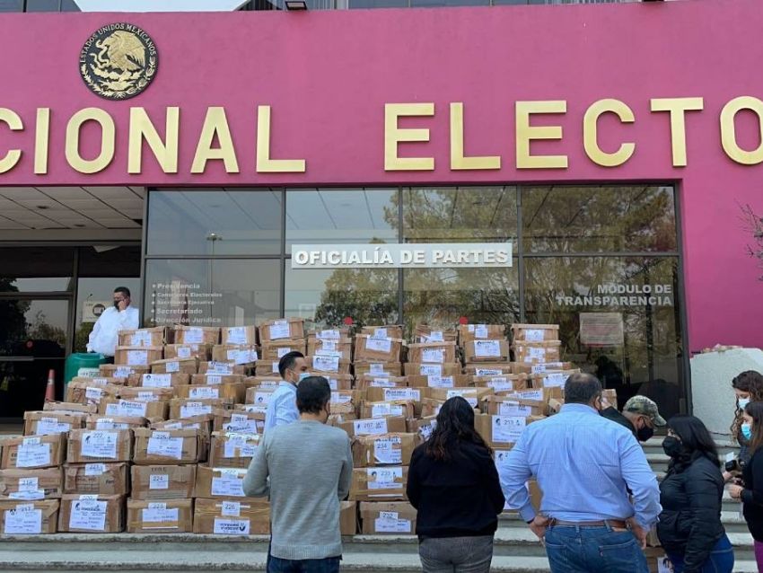 Difuntos y presos firmaron para revocación de mandato; INE detecta más de 18 mil firmas irregulares 