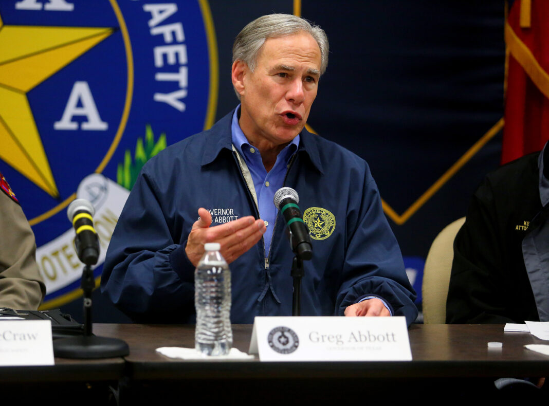 Gobernador de Texas asegura que cárteles se han infiltrado en TikTok para reclutar jóvenes