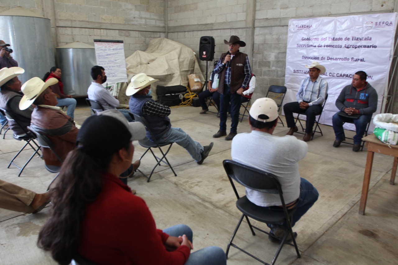 Impulsa SEFOA capacitación y colaboración entre productores a favor de la ganadería local
