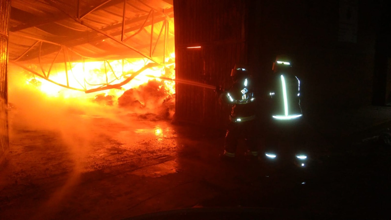 SSC sofoca incendio de fábrica en Xicohtzinco