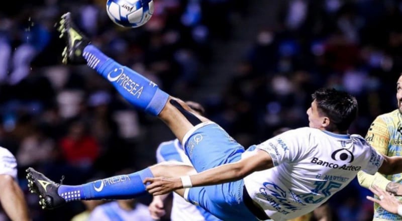 "Por si te  lo perdiste": este es el golazo de chilena con el que el Puebla FC consiguío el empate 