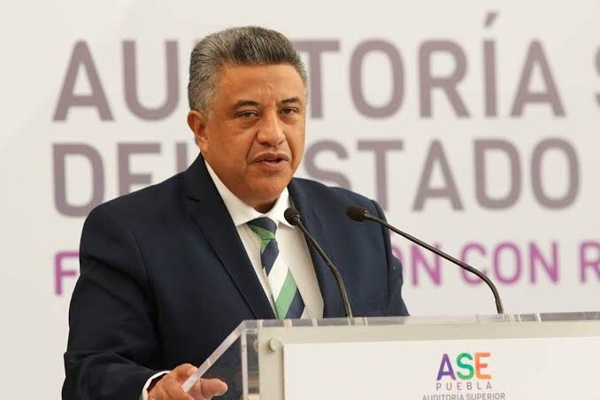 Juez ordena suspender de su cargo a titular de la ASE por violencia familiar