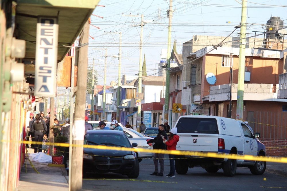 Asesinan a balazos a joven de 23 años en Puebla tras ser abordado sorpresivamente por otros sujetos