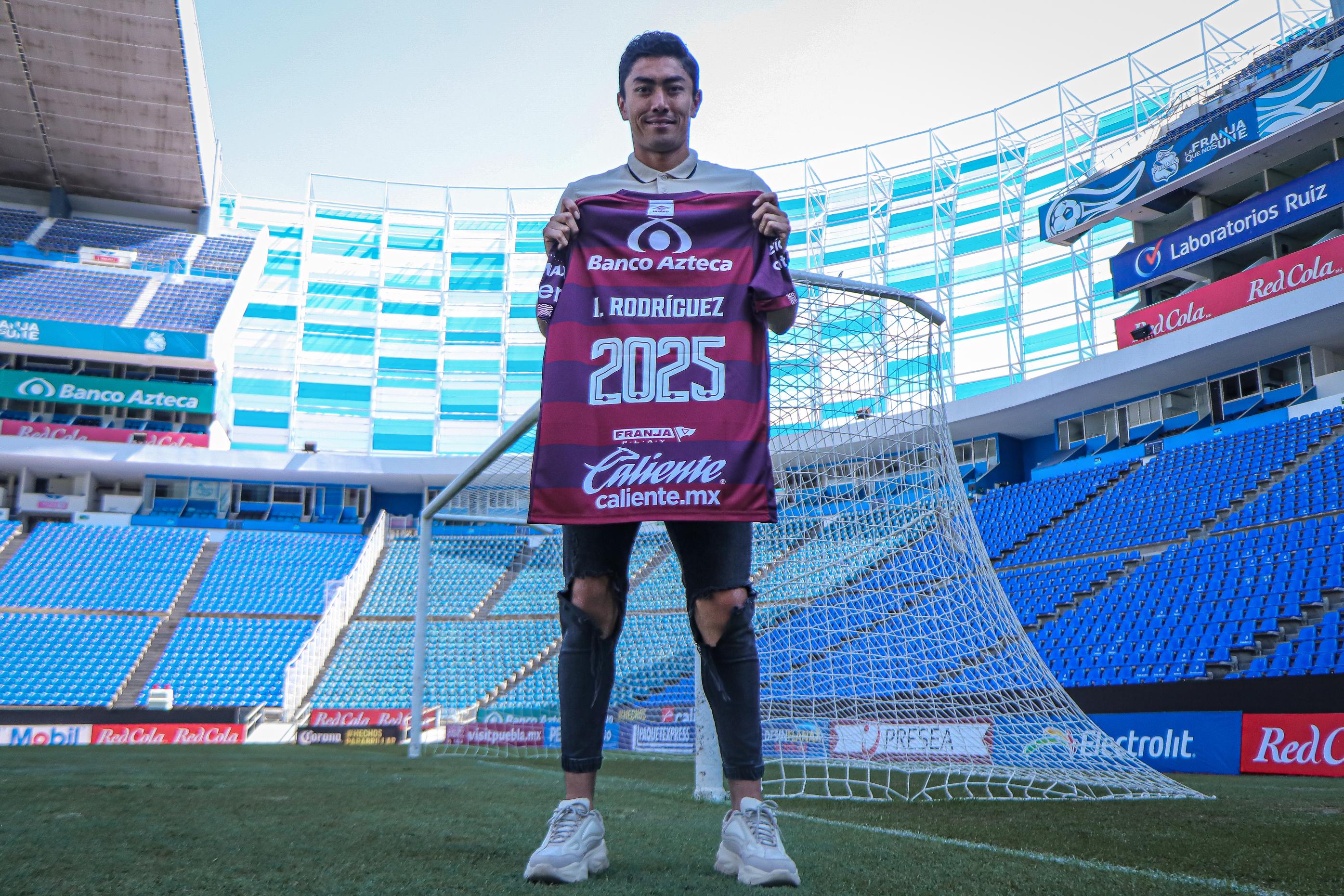 Iván 'Araña' Rodríguez renueva hasta el 2025 y entrará en la historia del Puebla 