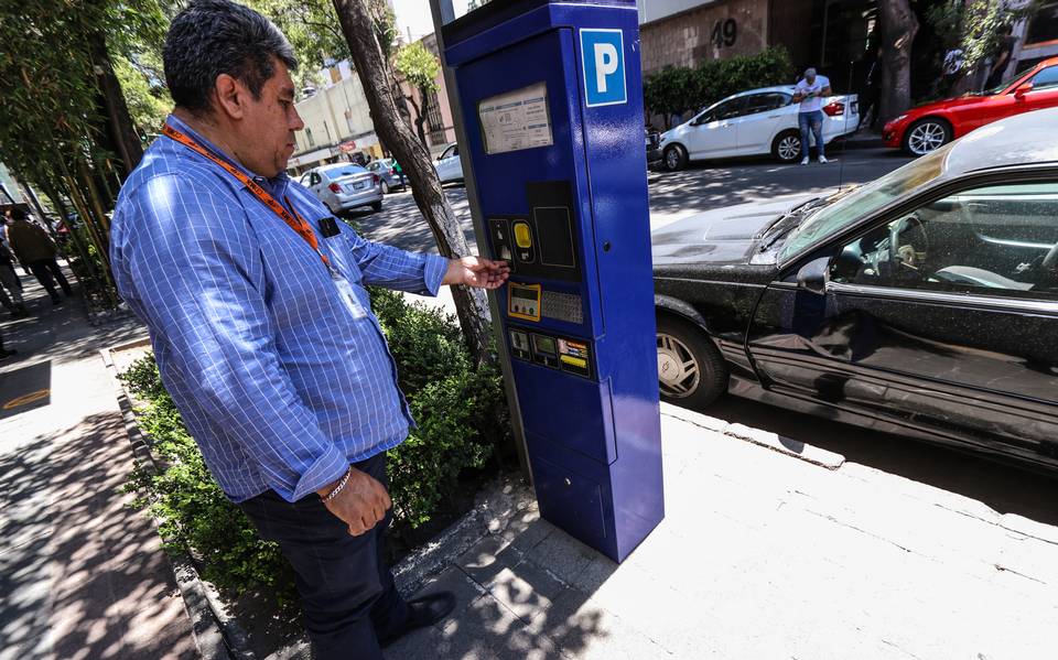 Parquimetros traerá orden al espacio público: Eduardo Rivera