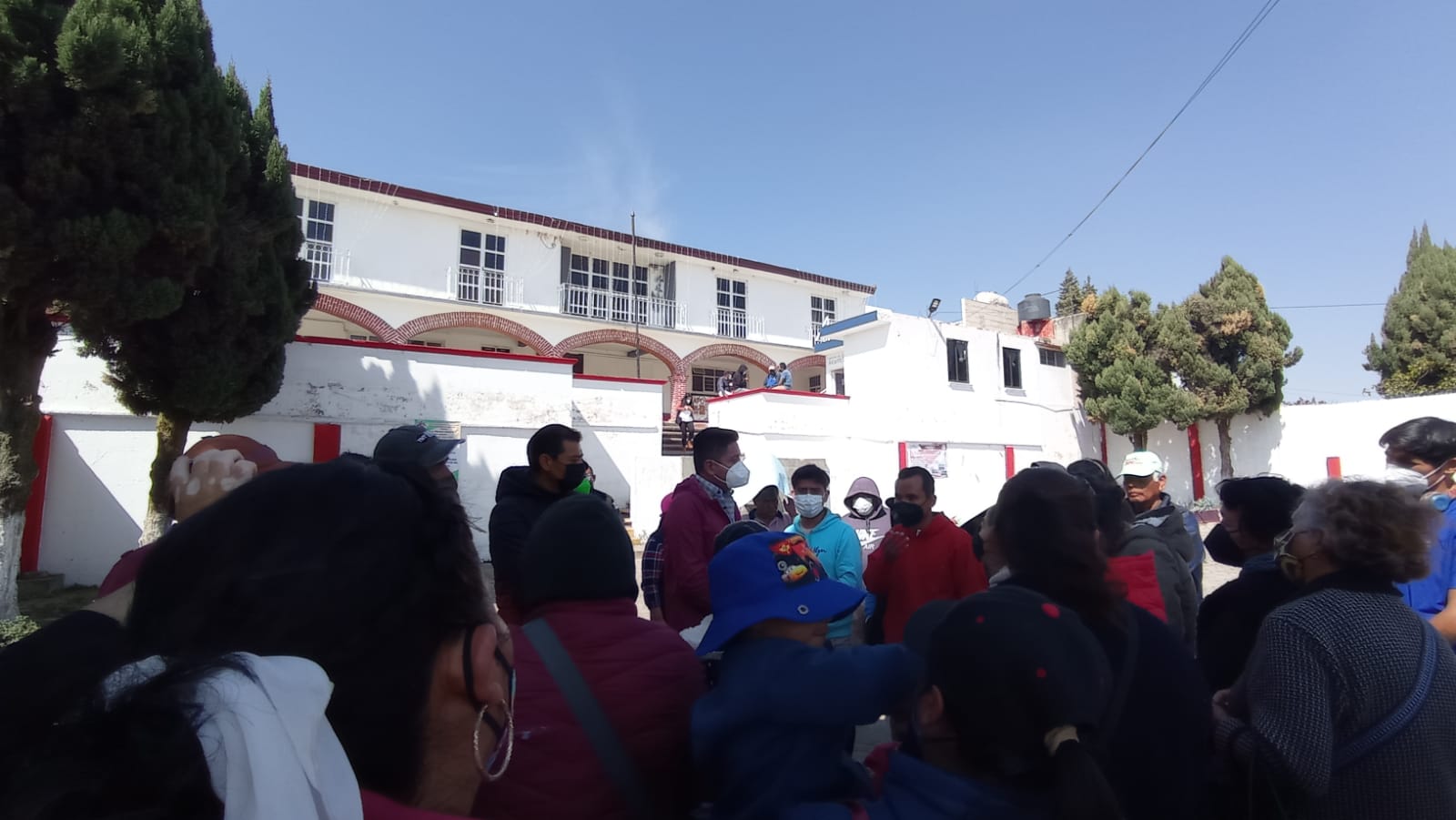 Denuncian pobladores de Acuitlapilco deficientes servicios municipales