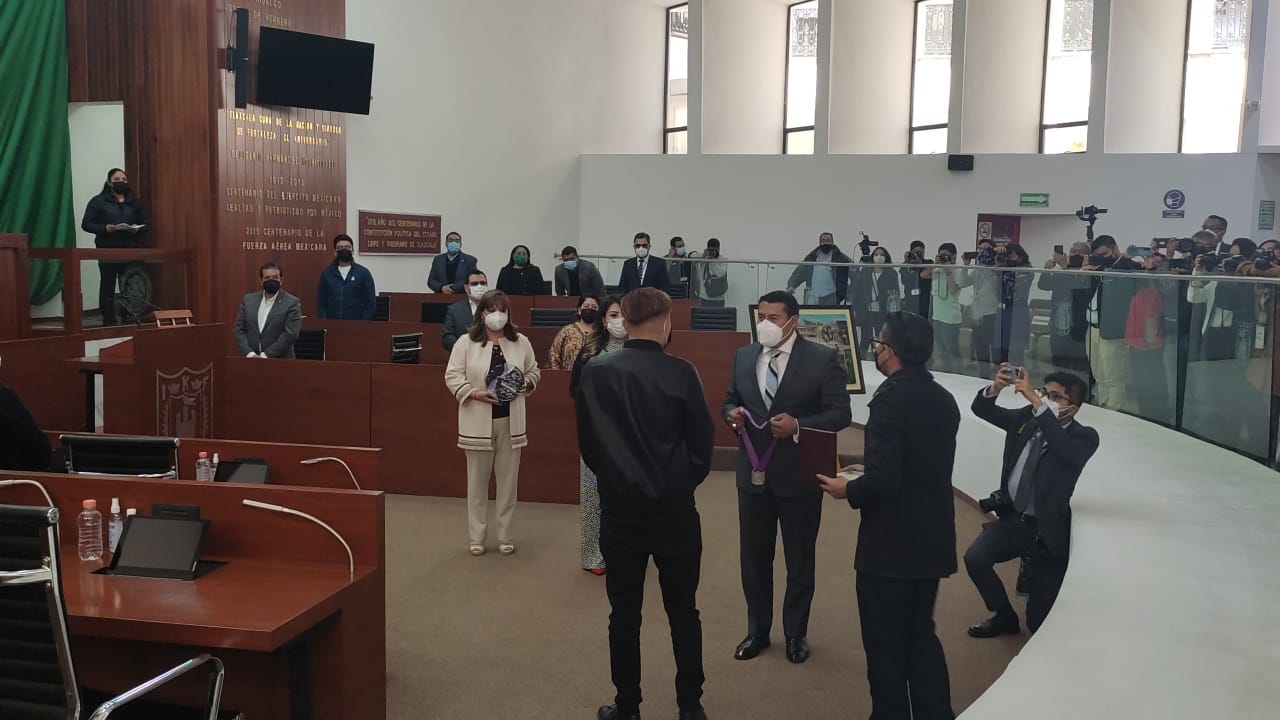 Da Congreso presea al arte a Jesús Romero