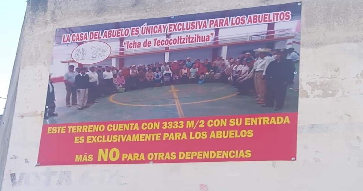 Afrontan abuelitos a alcalde de Tlaltelulco, responde con fuerzas policíacas