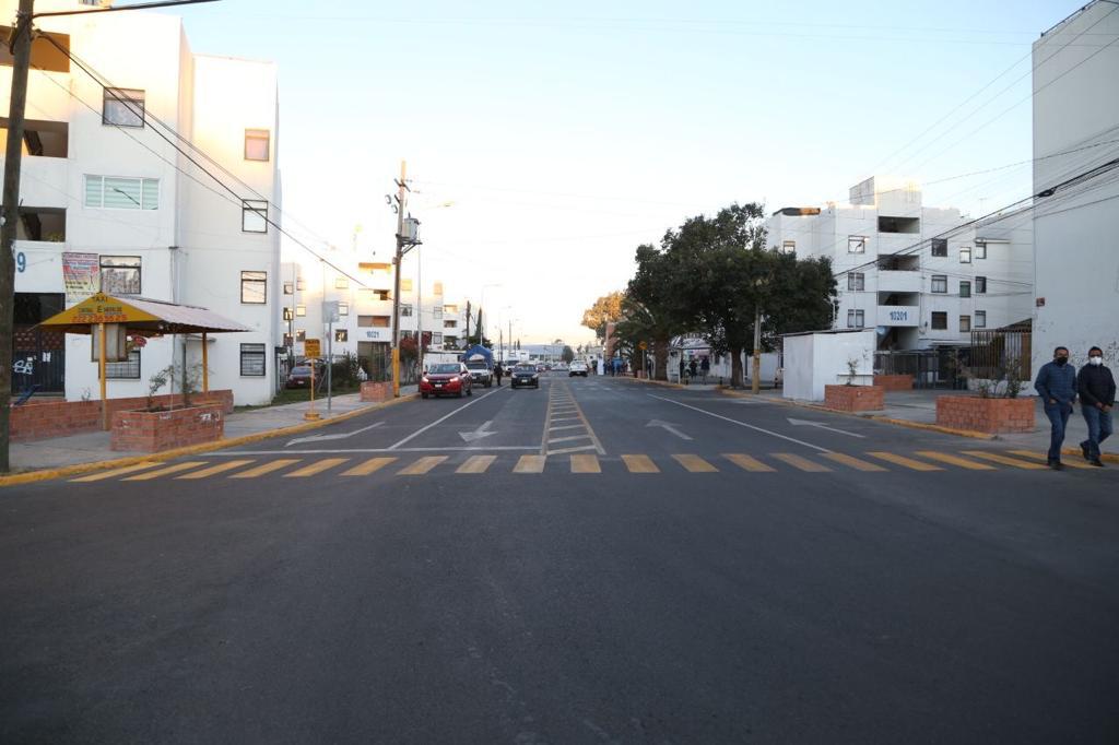 Rehabilitan calle 102 poniente con una inversión de 8.2 mdp