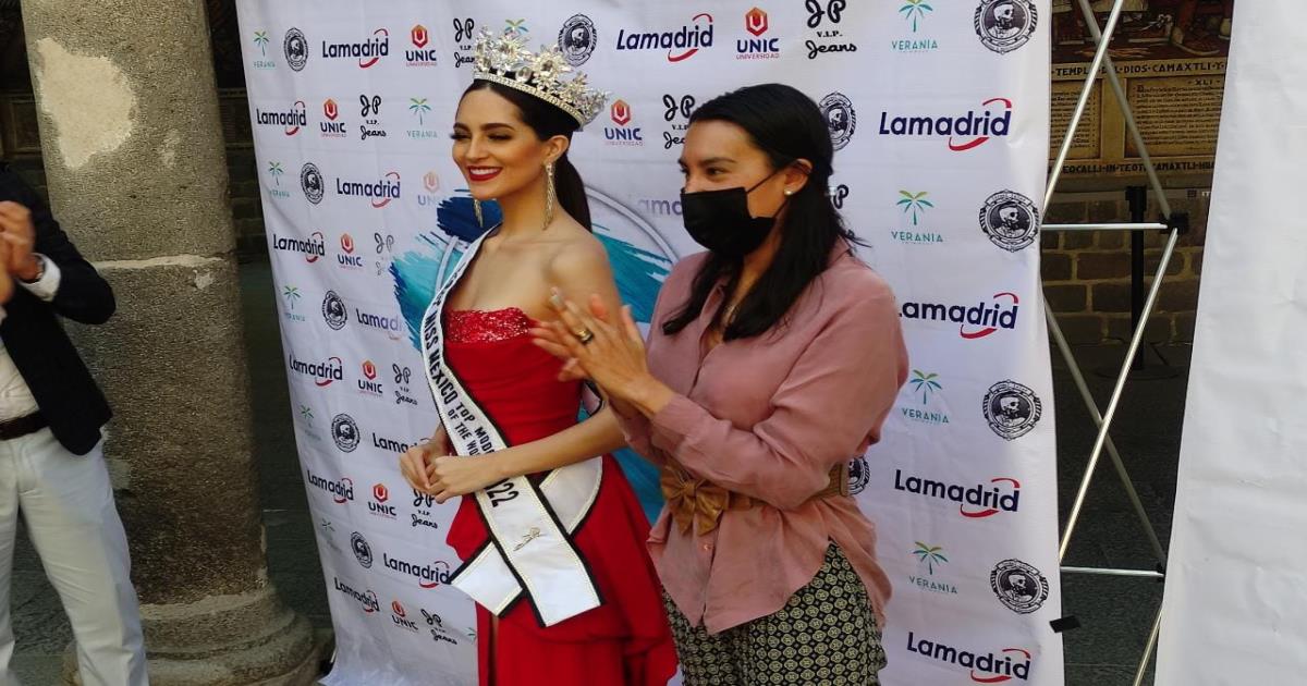 En Palacio de Gobierno coronan a tlaxcalteca como Miss México