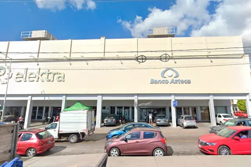 Asaltan a mujer tras retirar dinero en Plazas Amalucan; el ladrón exigió la cantidad exacta de dinero