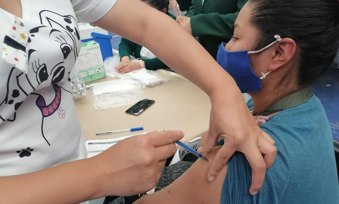 Inicia aplicación de refuerzo para mayores de 18 años