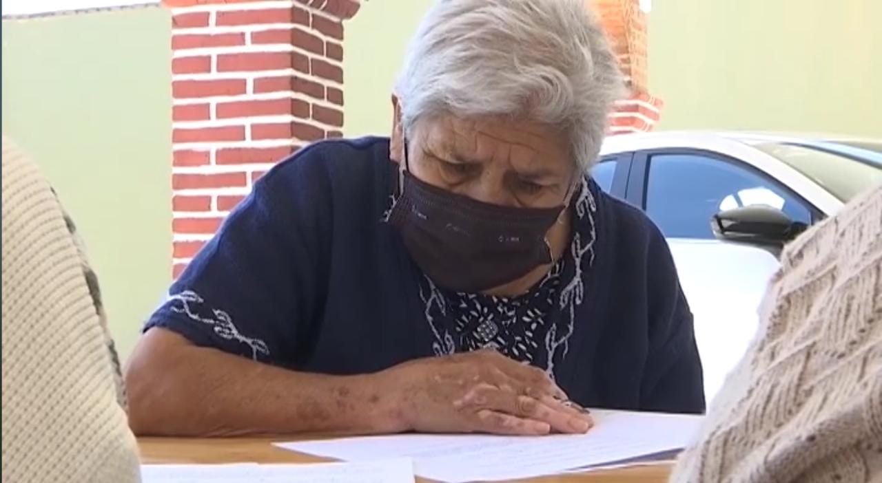 Acreditan estudios de primaria y secundaria adultos de Ayometla