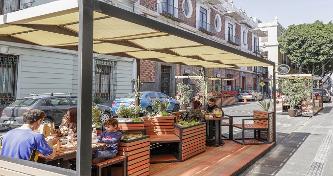 En colaboración con locatarios habrá más parklets: Movilidad