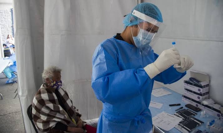 Suma México el último día 32 mil 195 nuevos contagios y 55 muertes por COVID-19.