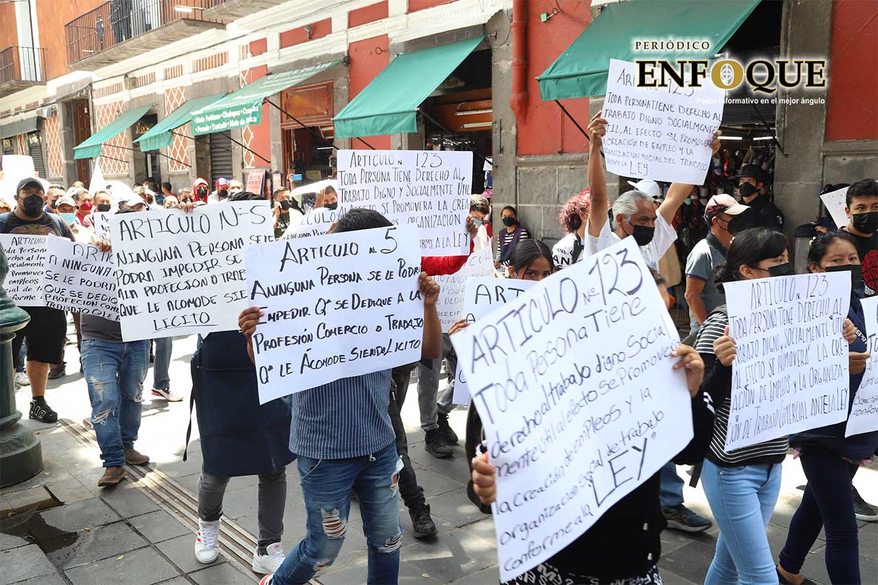 Continua reclamo de vendedores ambulantes por ser retirados del Centro Histórico