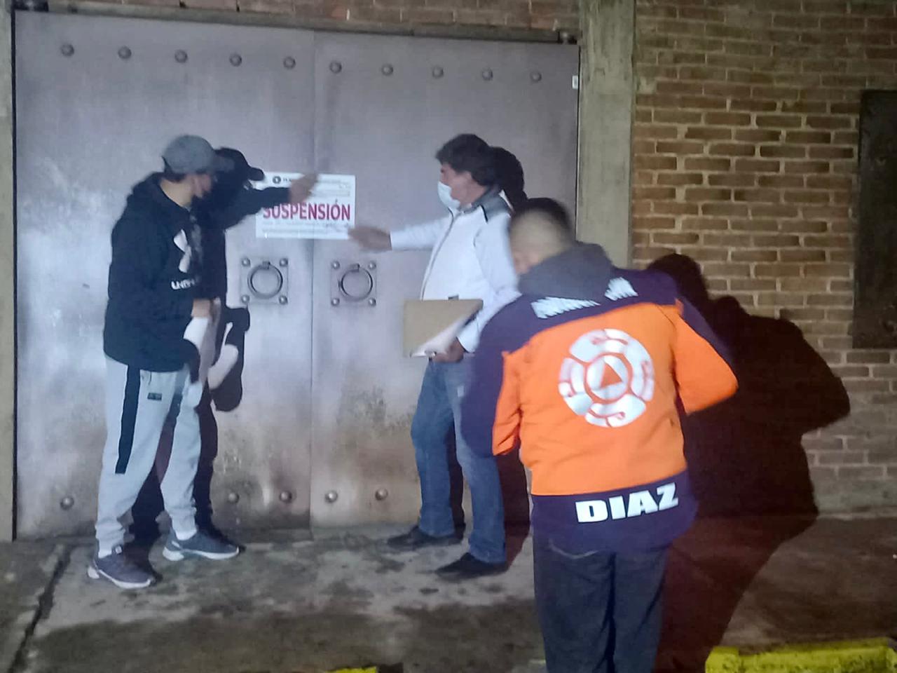 Elementos de seguridad de Tlaxcala suspenden salón de fiestas tras operativo nocturno