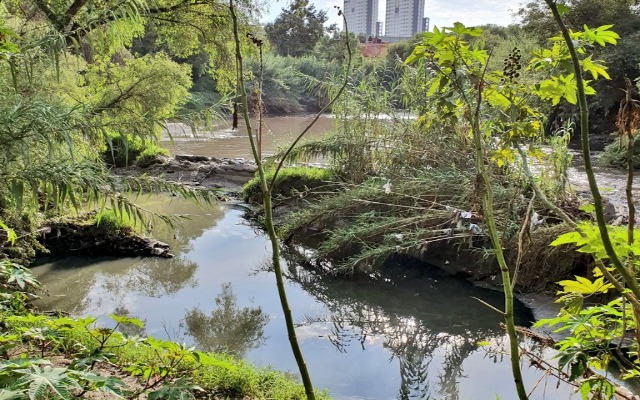 Barbosa señala falta de apoyo de gobierno federal para el saneamiento del río Atoyac