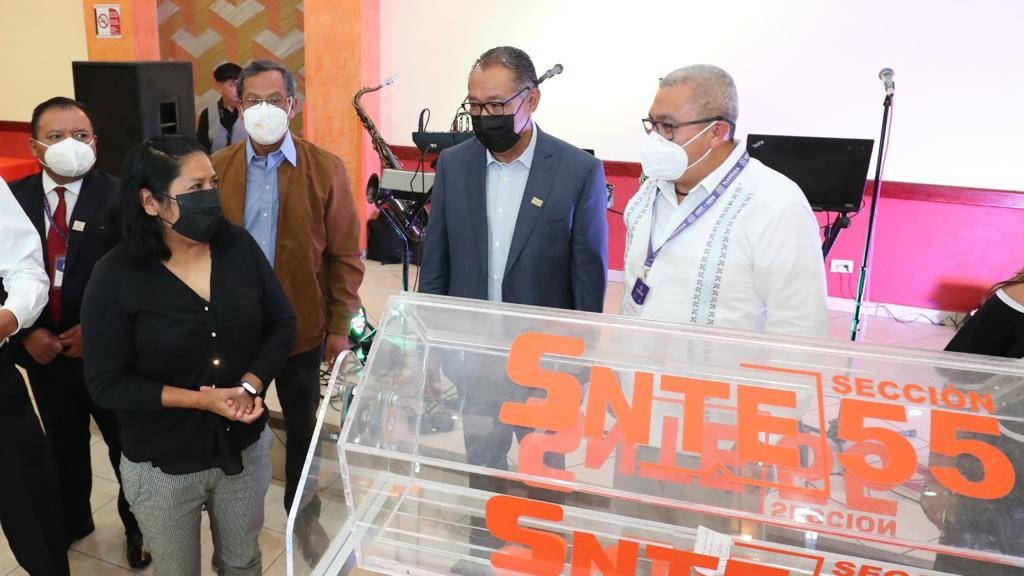Reconoce SEPE labor de docente de educación artística