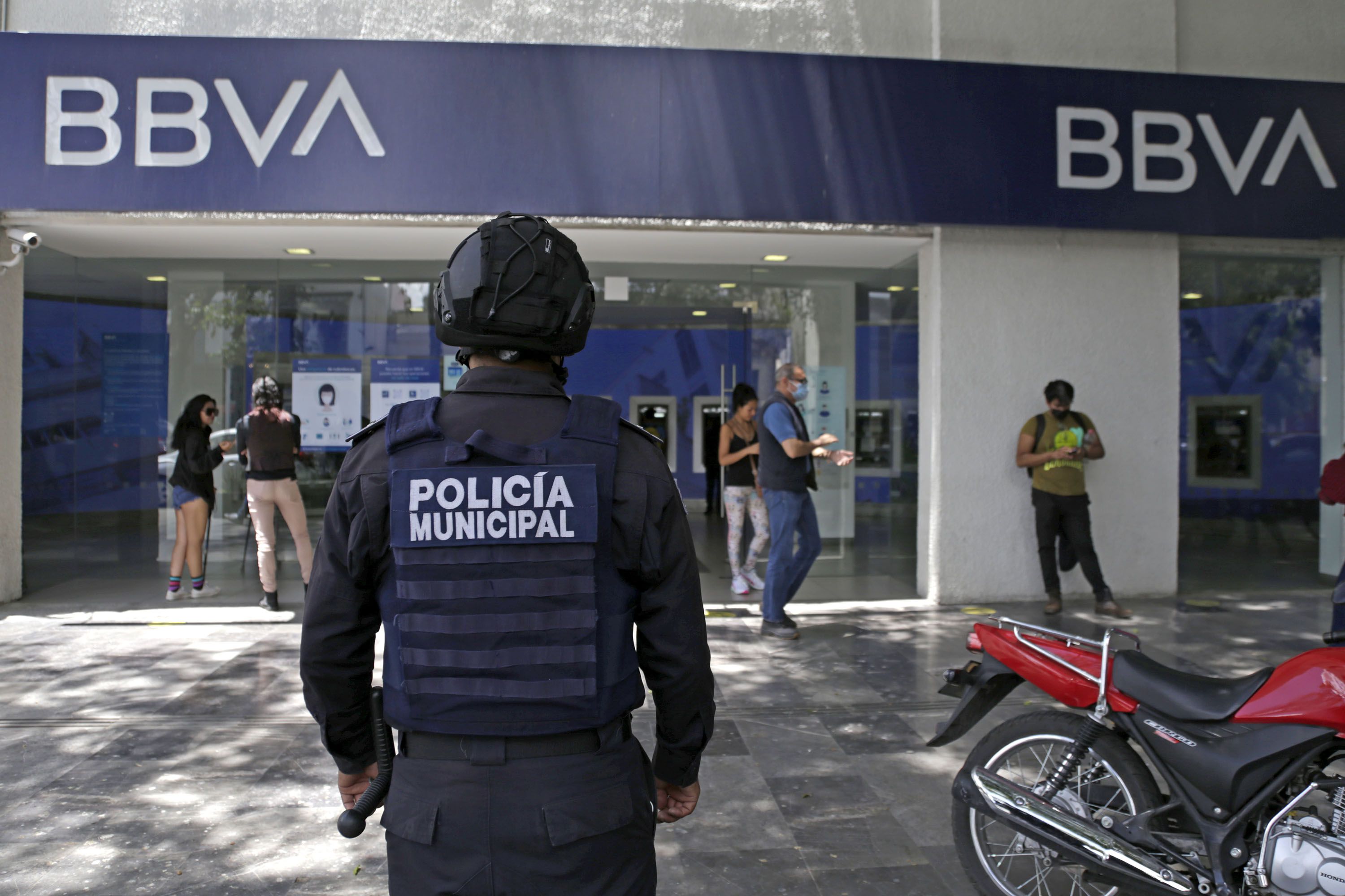 Se registran autorrobos a cuentahabientes en Puebla