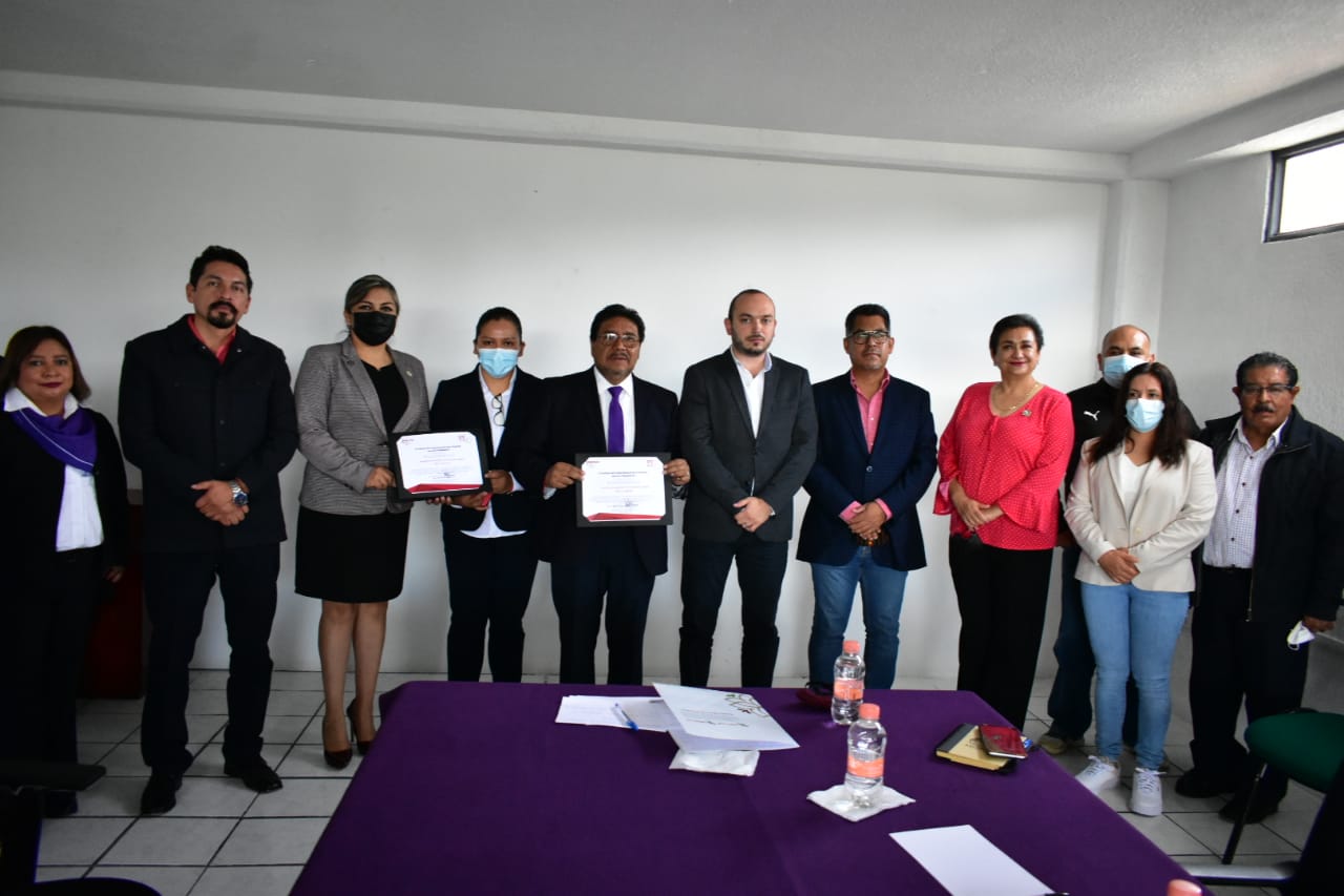 Recibe CECYTE-EMSAD reconocimiento como empresa de diez en el INFONAVIT