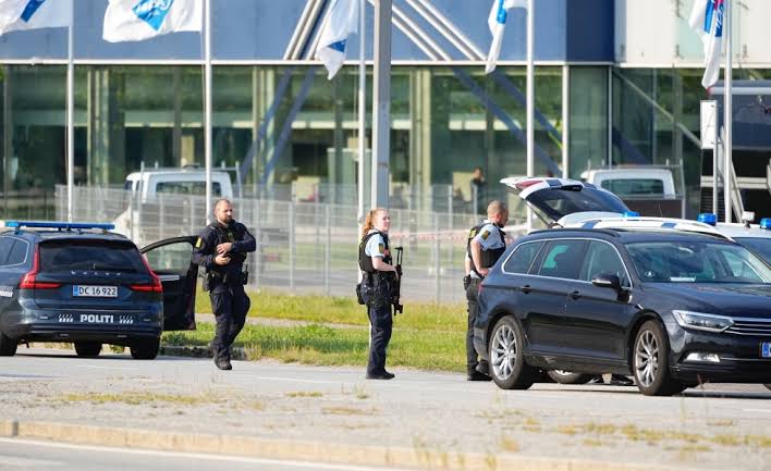 Reportan tres muertos y varios heridos tras un tiroteo en el centro comercial de Copenhague