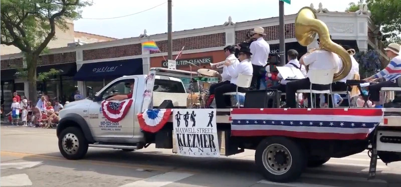 Sube cifra a 6 muertos y 24 heridos tras tiroteo en Chicago durante desfile por el 4 de julio