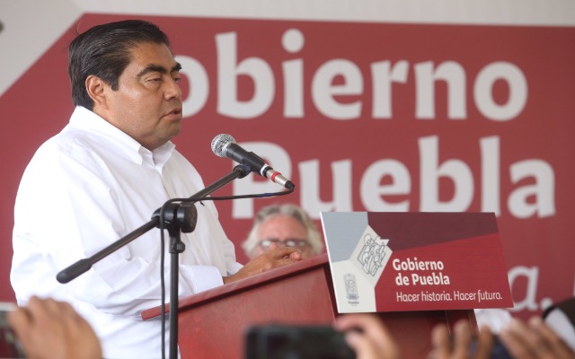 Que el próximo proceso electoral sea para gente honorable, pide Miguel Barbosa