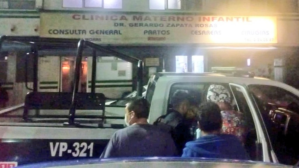 Nace bebé en patrulla de la policía municipal de Puebla