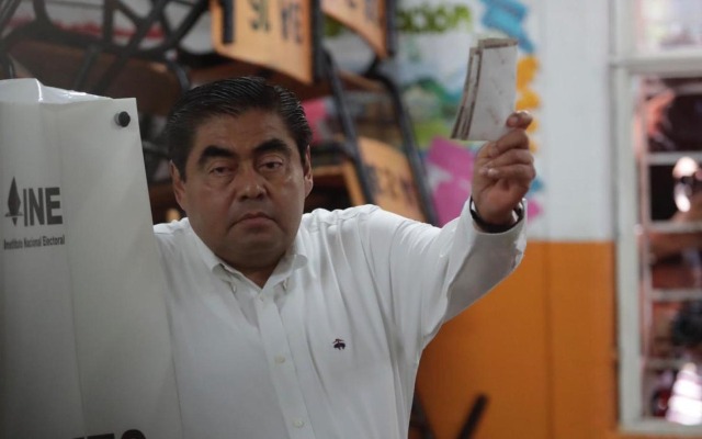 Funcionarios que aspiren a la gubernatura de Puebla no deben aprovechar su cargo para promoverse: Barbosa